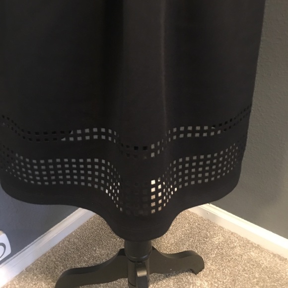 Perfect Black Dress - Picture 2 of 8